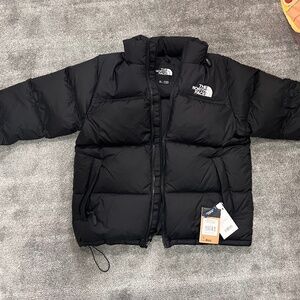 Selling New NORTH FACE Puffer Jacket -Size XL